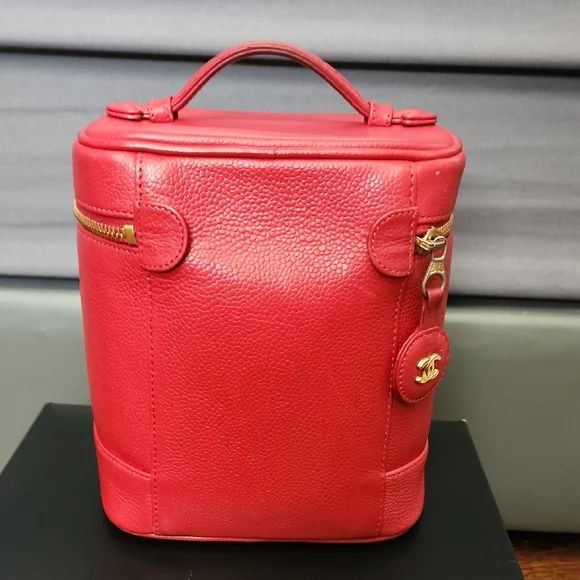 Chanel Red Vanity Bag - Picture 4 of 11